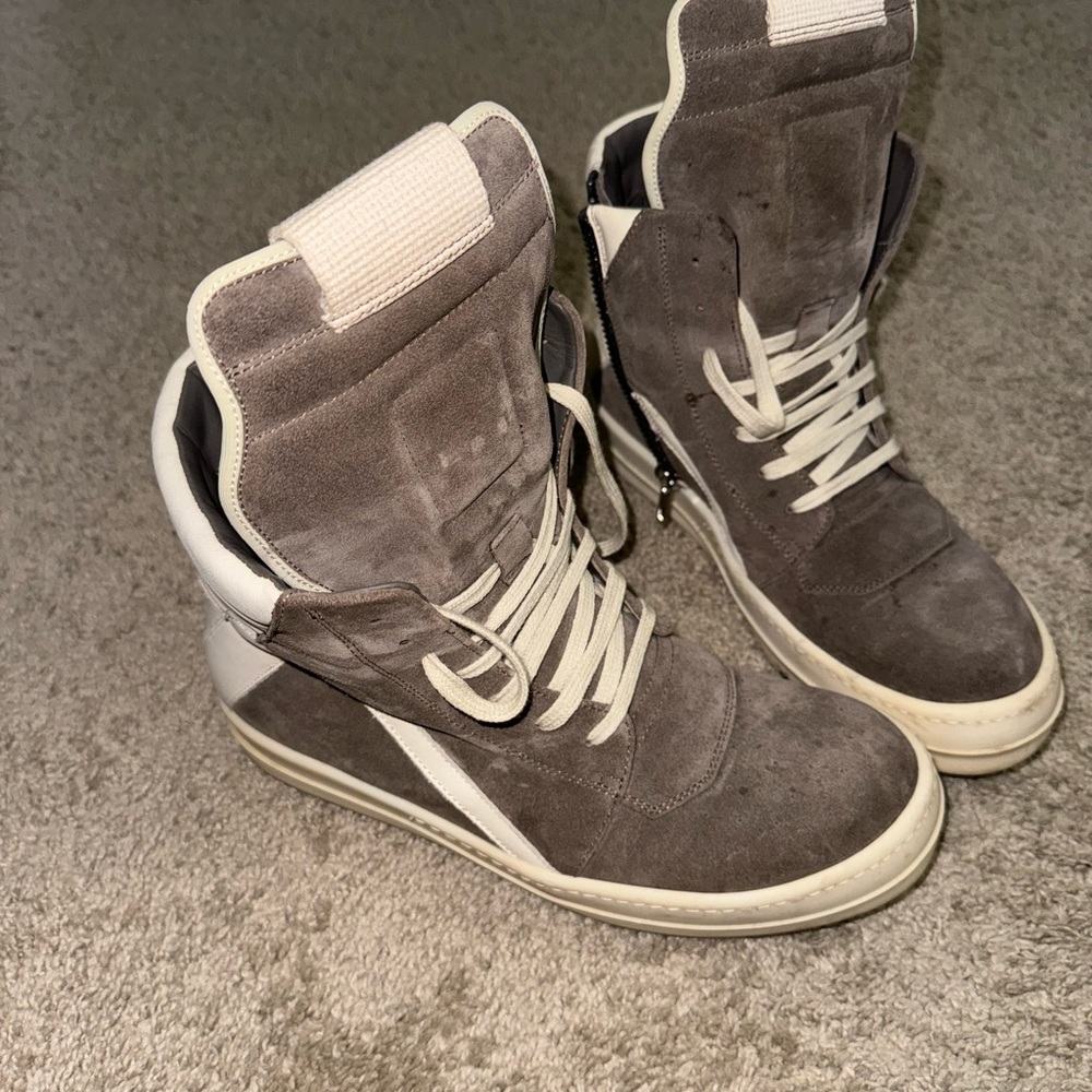 Rick Owens Gray Suede High-Top Sneakers with Cream Accents - Picture 8 of 11